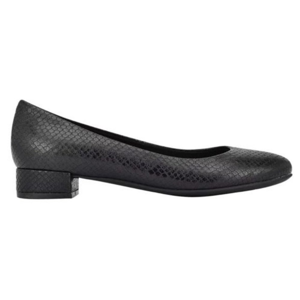 Easy Spirit Black Textured Women's Shoes